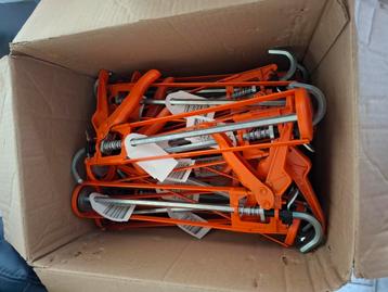 18 kitspuiten nieuw Kitspuit Cox Wexford-1 400 ml beschikbaar voor biedingen