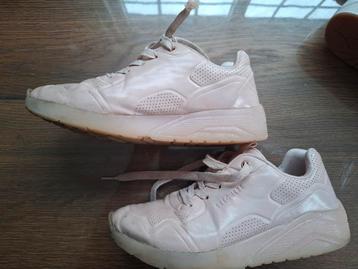 
Lichtroze Skechers met glitterzool – maat 36 – beschikbaar voor biedingen
