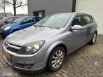 Opel Astra 1.8 Elegance / AUTOMAAT / AIRCO / TREKHAAK /, Auto's, 125 pk, Gebruikt, 4 cilinders, 1210 kg