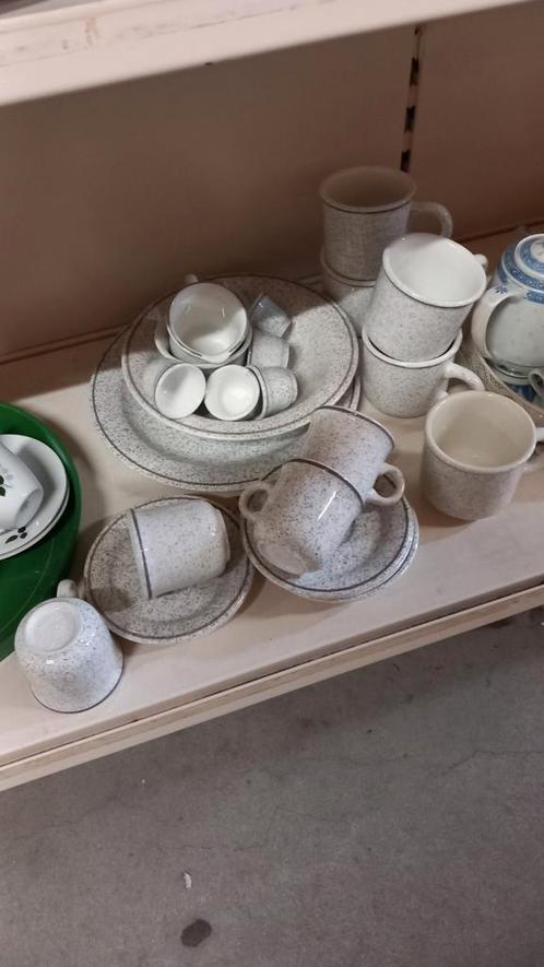 Kopjes en Schotels Set - Keramiek, Huis en Inrichting, Keuken | Servies, Gebruikt, Kop(pen) en/of Schotel(s), Effen, Keramiek