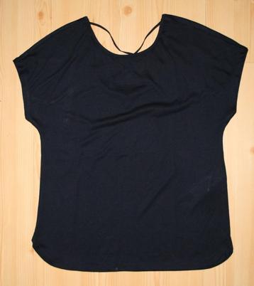 ONLY do-blauw shirt maat 170/176 (S) met open rug met lintje beschikbaar voor biedingen