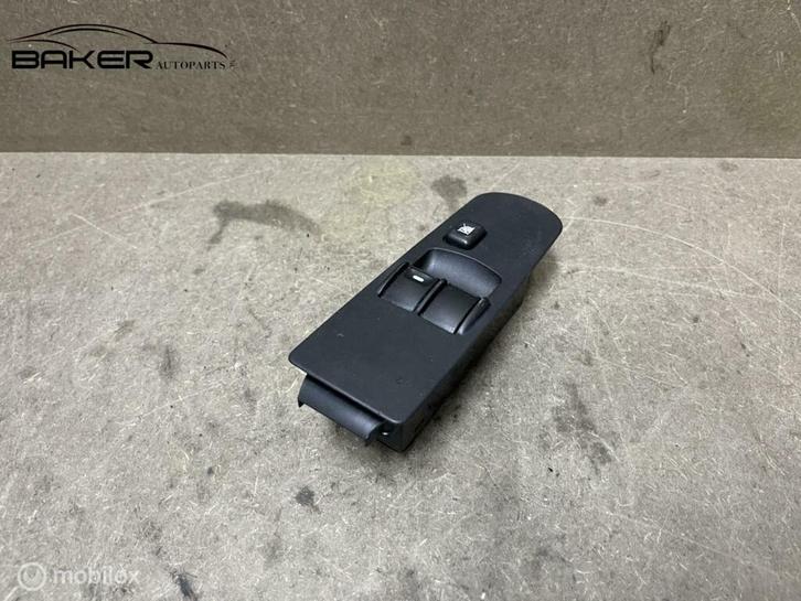 Raamschakelaar linksvoor Mitsubishi Colt VI (4-13) MR587959, Auto-onderdelen, Dashboard en Schakelaars, Gebruikt, Ophalen of Verzenden