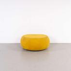 1x Montis Edam Poef Okergeel – Stof, Niet ingevuld, Ophalen of Verzenden, Zo goed als nieuw, 75 tot 100 cm