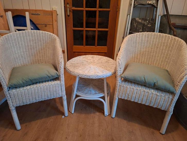 Wit Riet Tuinsetje - 2 Stoelen & Tafeltje, Tuin en Terras, Tuinsets en Loungesets, Gebruikt, Ophalen