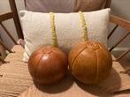 2 vintage medicine balls, Antiek en Kunst, Ophalen