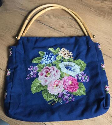 Vintage tas borduurwerk blauw beschikbaar voor biedingen