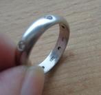 mat zilveren ring met heldere steentjes [913], Verzenden, Zo goed als nieuw, 17 tot 18, Dame