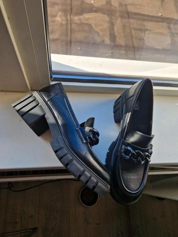 Verschillende schoenen maat 40 beschikbaar voor biedingen