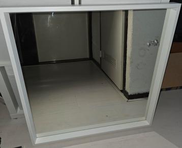 IKEA SPIEGEL NISSEDAL 65 X 65 CM  beschikbaar voor biedingen