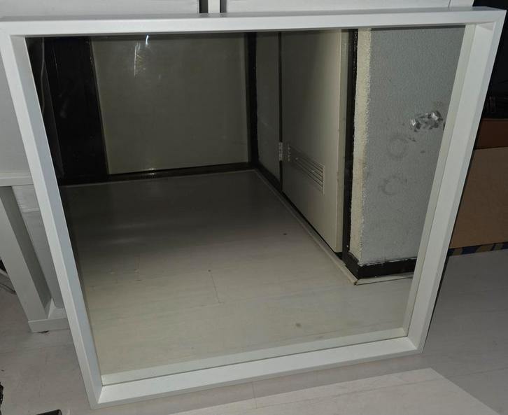 IKEA SPIEGEL NISSEDAL 65 X 65 CM, Huis en Inrichting, Woonaccessoires | Spiegels, Zo goed als nieuw, 50 tot 75 cm, Minder dan 100 cm