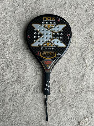 NOX AT10 Genius Ultralight 2 Padelracket beschikbaar voor biedingen