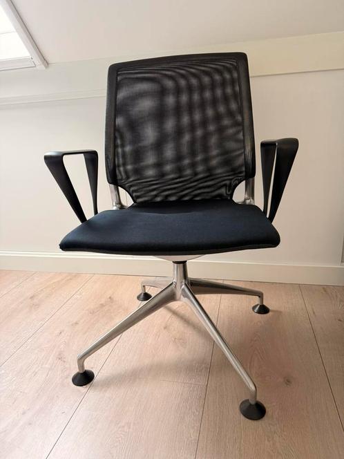 Vitra meda bureaustoel op poten, Huis en Inrichting, Bureaustoelen, Gebruikt, Bureaustoel, Zwart, Ergonomisch, Ophalen