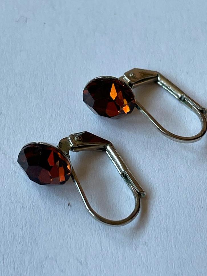 Kristallen oorbellen., Sieraden, Tassen en Uiterlijk, Oorbellen, Zo goed als nieuw, Hangers, Overige materialen, Bruin, Met kristal