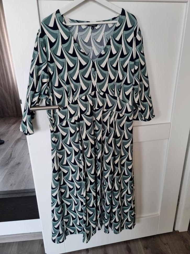 Groene Jurk met Patroon - Maat XL, Kleding | Dames, Jurken, Nieuw, Maat 46/48 (XL) of groter, Groen, Onder de knie, Ophalen of Verzenden