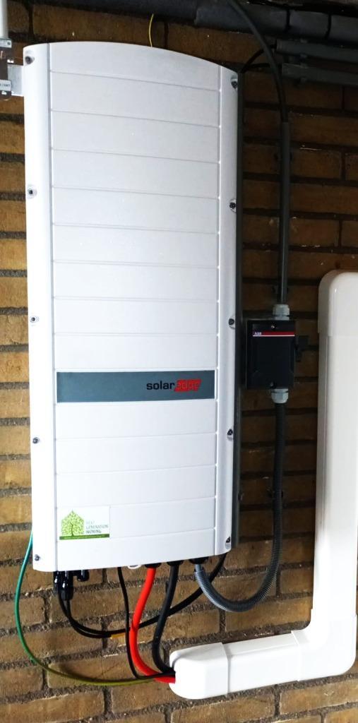 solaredge omvormer, Doe-het-zelf en Verbouw, Zonnepanelen en Toebehoren, Gebruikt, Overige typen, 200 wattpiek of meer, Ophalen
