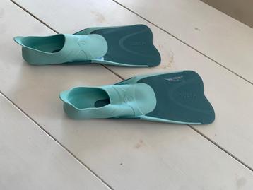 Flippers groen maat 36/37 leuk voor snorkelen. beschikbaar voor biedingen