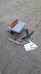 Afkortzaag en zaagtafel in een., Doe-het-zelf en Verbouw, Ophalen, Gebruikt, Kinzo, Afkortzaag