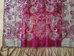 Pashmina sjaal shawl cyclaam beige en zilver €15, Ophalen of Verzenden, Zo goed als nieuw, Maat 46/48 (XL) of groter, Sjaal