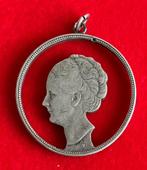 Hanger met uitgesnede rijksdaalder Wilhelmina, Postzegels en Munten, Munten | Nederland, Ophalen, Zilver, Koningin Wilhelmina