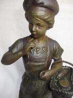 antiek beeld van A J Scotte le petit chaperon rouge, Antiek en Kunst, Kunst | Beelden en Houtsnijwerken, Ophalen of Verzenden