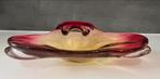 Vintage persglas schaal geel/ roze-rood, Antiek en Kunst, Antiek | Schalen, Ophalen of Verzenden