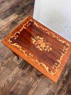 Oud vintage/antiek tafeltje, Antiek en Kunst, Antiek | Meubels | Tafels, Ophalen