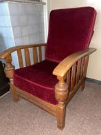 Antieke fauteuil met rode bekleding, Ophalen