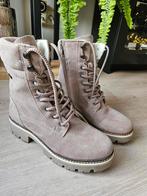 Tamaris laarzen maat 38, 1 keer gedragen, Kleding | Dames, Schoenen, Tamaris, Hoge laarzen, Beige, Ophalen of Verzenden