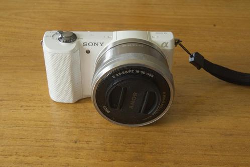 Sony a5000 + kit lens 16-50 mm + wide angle/macro lens + acc, Audio, Tv en Foto, Fotocamera's Digitaal, Gebruikt, Compact, Sony