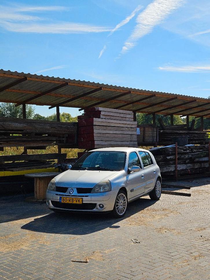 Renault Clio 1.4 16V E3 2005 Grijs, Auto's, Renault, Particulier, Clio, Airbags, Bluetooth, Lichtmetalen velgen, Radio, USB, Benzine