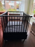 Zwarte box op wieltjes 97x82cm incl box matrasje, Kinderen en Baby's, Boxen, Ophalen, Gebruikt, Wieltjes