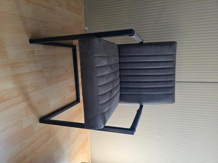 Eetkamerstoel grijs metalen frame, Huis en Inrichting, Stoelen, Nieuw, Eén, Stof, Grijs, Ophalen