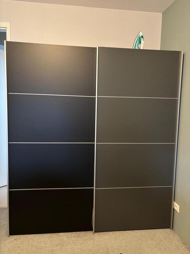 Kledingkast met schuifdeuren en indeling, Huis en Inrichting, Kasten | Kledingkasten, Gebruikt, 200 cm of meer, 150 tot 200 cm