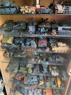 Vitrine met veel tanken schaal 1/35, Gebruikt, Tank, 1:32 tot 1:50, Ophalen