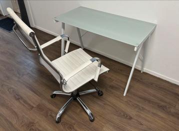Glazen Bureau met bureaustoel wit beschikbaar voor biedingen