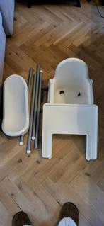 White baby high chair & Newborn Bath insert, Kinderen en Baby's, Ophalen, Zo goed als nieuw, Meegroeistoel, Gordel(s)
