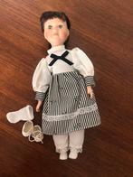 Vintage Porseleinen Pop met Kleding, Ophalen of Verzenden, Gebruikt, Overige typen