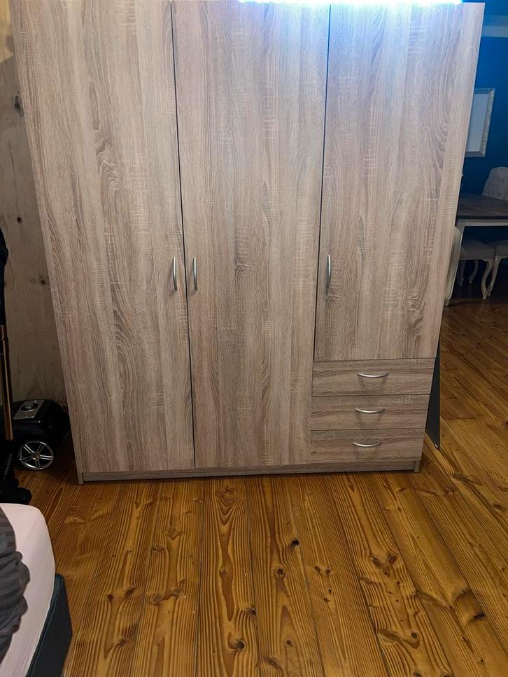 2 stuks - Varia 3-deurs kledingkast - licht eiken, Huis en Inrichting, Kasten | Kledingkasten, Gebruikt, 200 cm of meer, 100 tot 150 cm