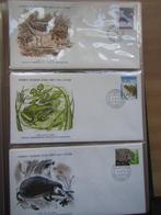 Dikke map World Wildlife, ca. 75 covers, Postzegels en Munten, Postzegels | Volle albums en Verzamelingen, Buitenland, Verzenden
