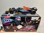 Max verstappen RB19 miami 2023 special delivery 1:18, Ophalen of Verzenden, Zo goed als nieuw, Formule 1