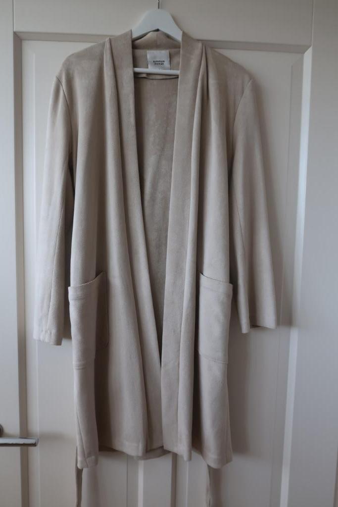 Creme kleurige blazer maat L merk Summum Woman a la suede, Kleding | Dames, Jasjes, Kostuums en Pakken, Zo goed als nieuw, Jasje