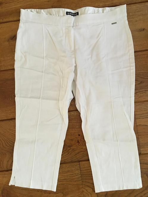 Witte capri Superstar stretch glans mt 44 (valt heel klein), Kleding | Dames, Broeken en Pantalons, Gedragen, Maat 42/44 (L), Wit