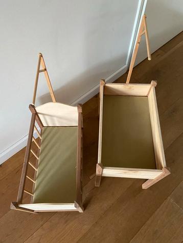 Houten Poppenhuis Bedjes - 2 stuks beschikbaar voor biedingen