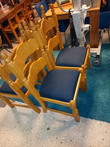 4x eikenhouten stoelen  beschikbaar voor biedingen