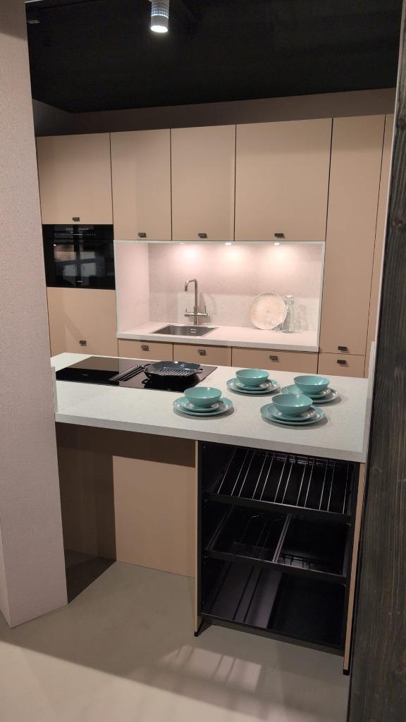 Showroommodel Seattle Koraal kookeiland, Huis en Inrichting, Keuken | Complete keukens, Nieuw, Overige typen, Overige kleuren