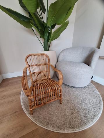 Rotan kinderstoel  beschikbaar voor biedingen