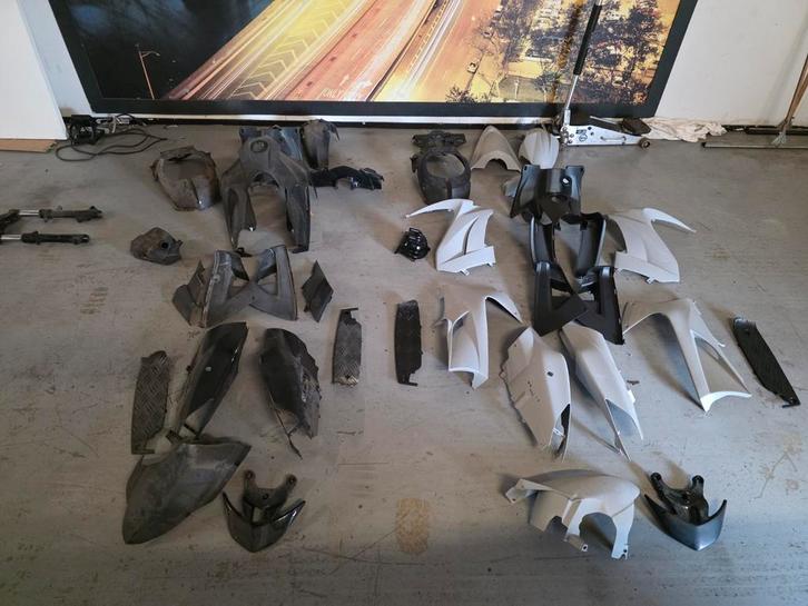 Diverse onderdelen van Peugeot jetforce c-tech, Fietsen en Brommers, Scooters | Peugeot, Gebruikt, Overige modellen, Benzine, Ophalen