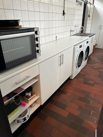 Bijkeuken meubel incl wasbakken beschikbaar voor biedingen