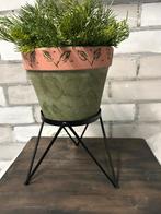 Leuke bloempot met standaardje, Steen, Minder dan 30 cm, Rond, Ophalen of Verzenden