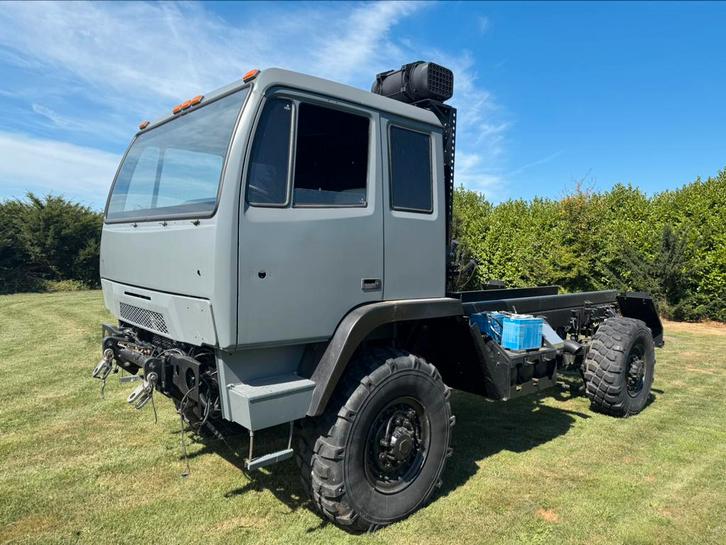 M1078 Stewart & Stevenson Expeditie Truck / Overland Truck, Auto's, Vrachtwagens, Particulier, Overige merken, Diesel, Euro 1